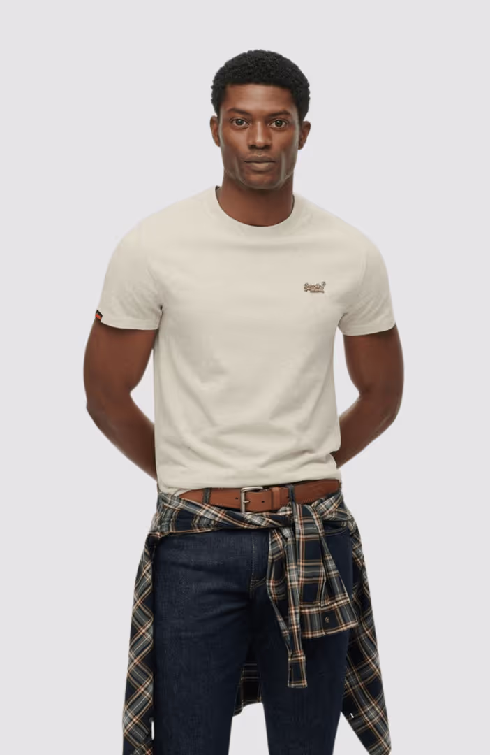 Essential Logo Emb Tee