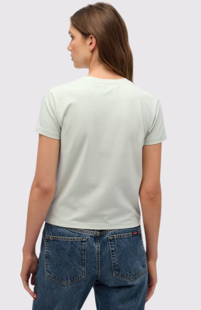 SPORT LUXE FITTED TEE