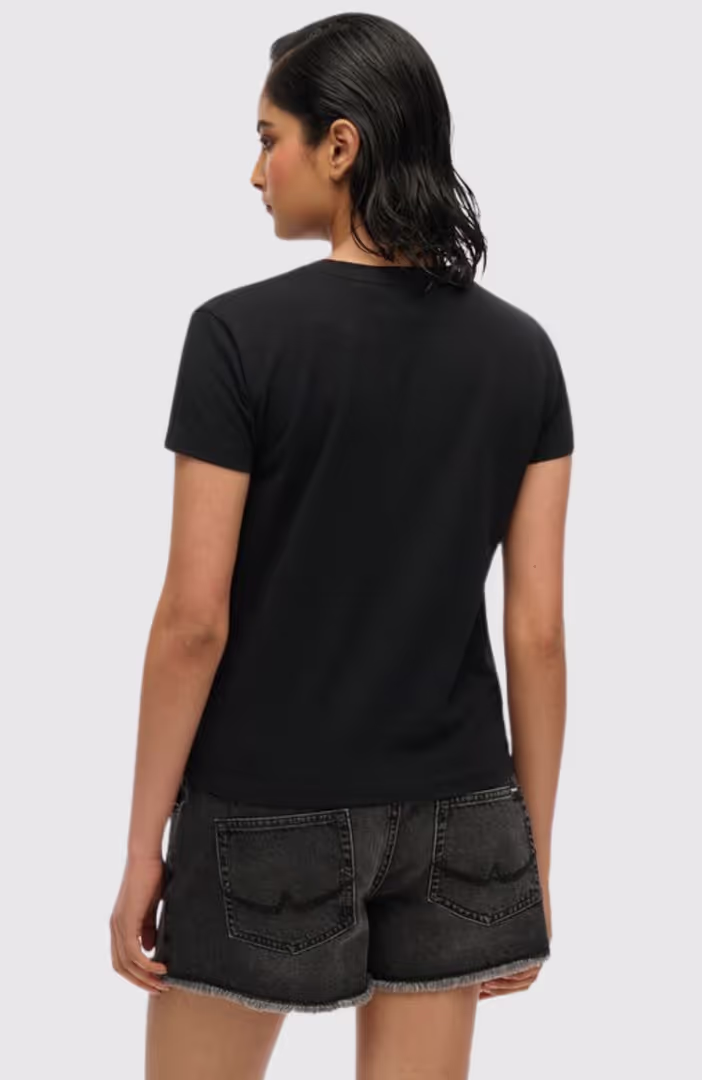 SPORT LUXE FITTED TEE