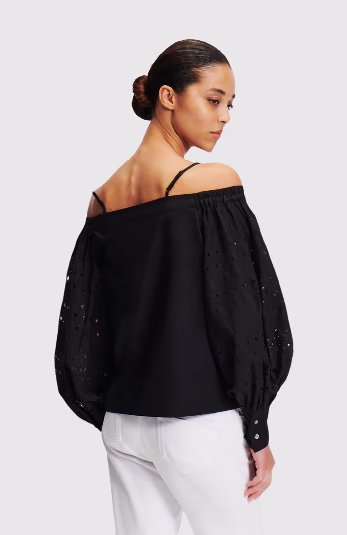 Off Shoulder Embroidery Top