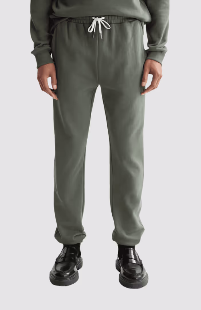 Seasonal Core - Logo Badge Sweatpants