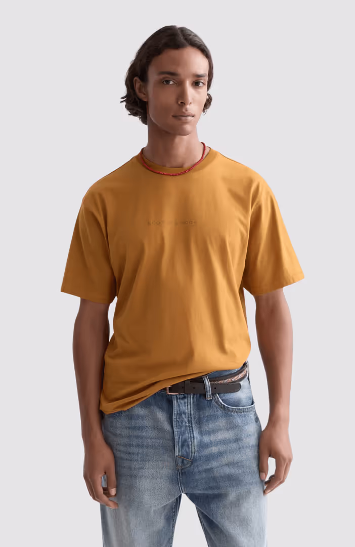 Seasonal core chest artwork relaxed-fit T-shirt