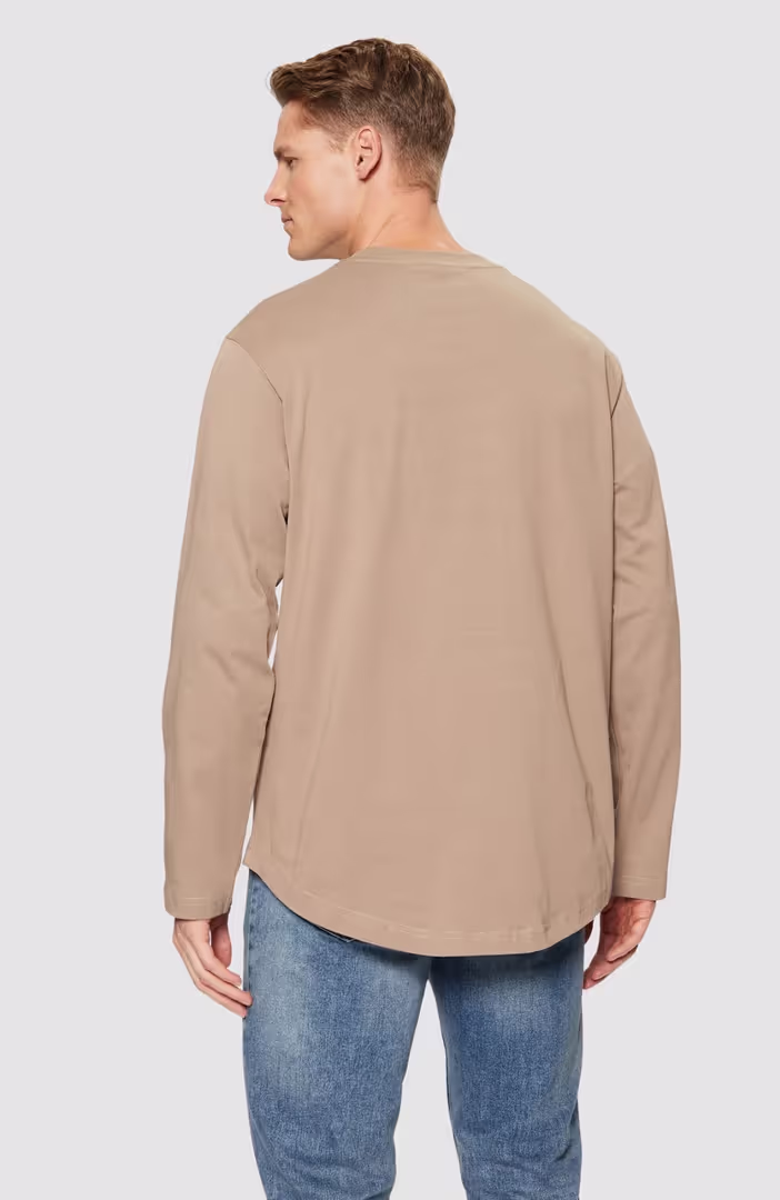 KLJ Reg Ls Curved Hem Tee