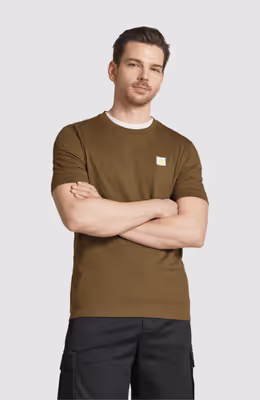 Essential Logo Badge T-Shirt