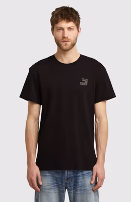 Chest logo r t