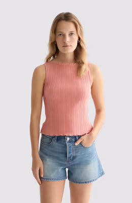 Structured rib tank