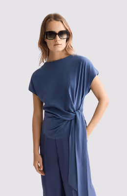 Knotted slash neck T-shirt