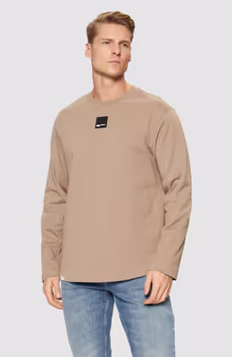 KLJ Reg Ls Curved Hem Tee