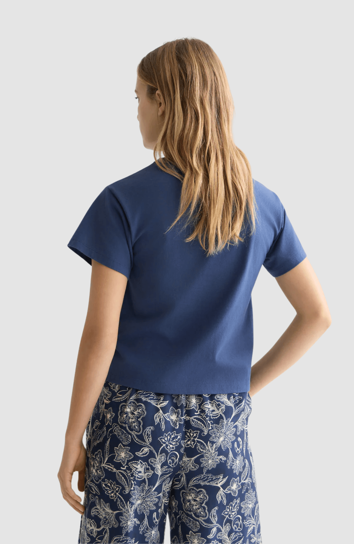 T-shirt with front artwork