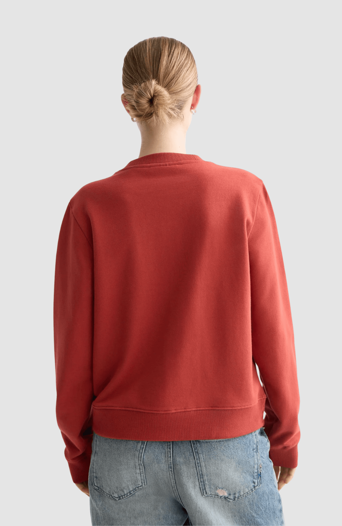 Regular fit chest artwork sweater