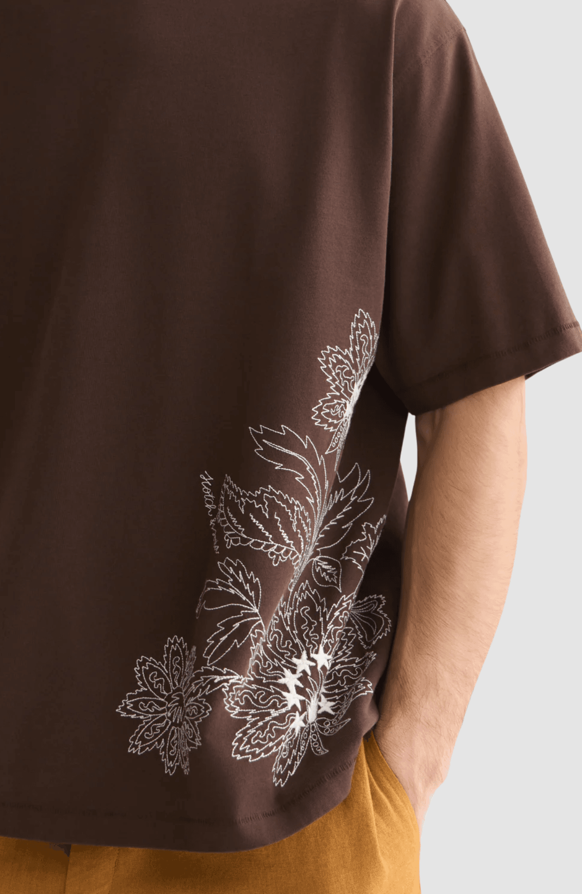 Embroidered artwork loosefit Tshirt