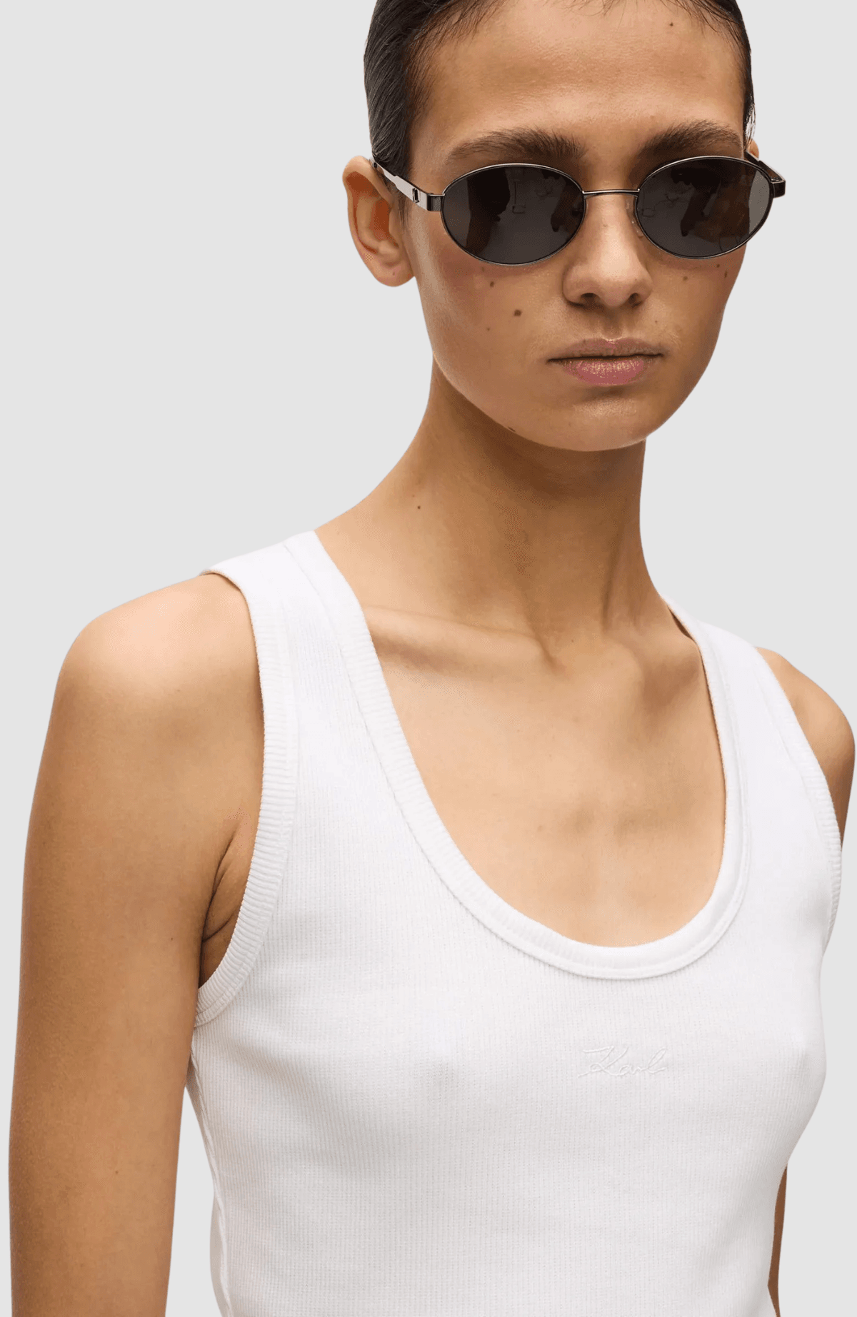 Essential Logo Commercial Tank