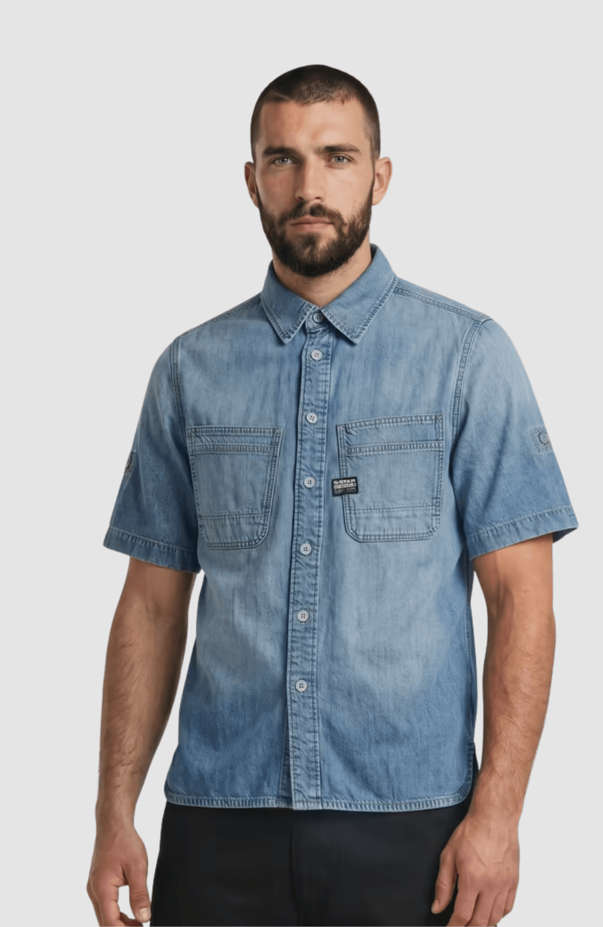 Slanted double pocket regular shirt