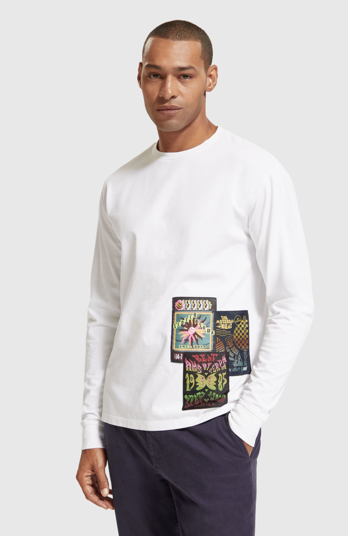 Relaxed fit badge long sleeve T-shirt in Organic Cotton