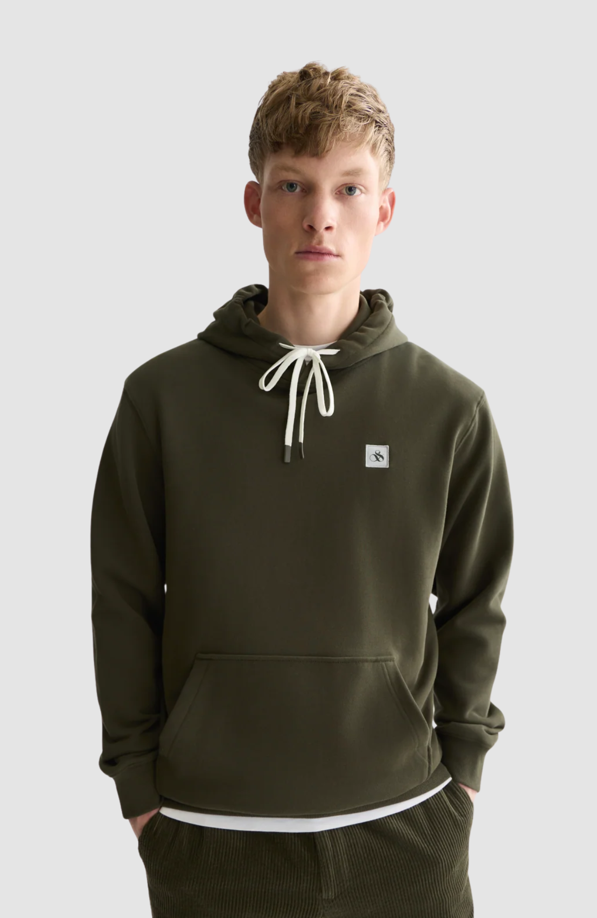 Logo badge regular-fit hoodie