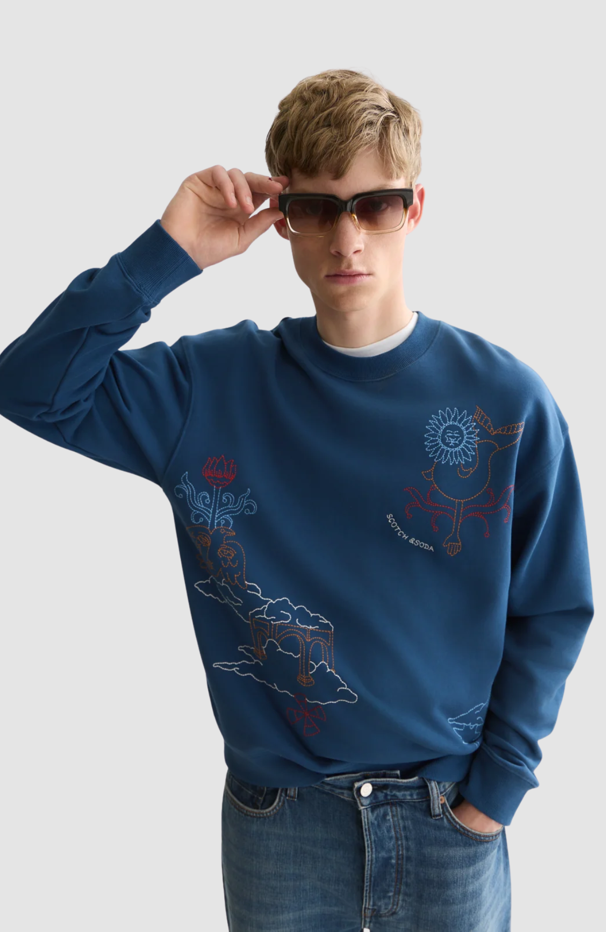 Placed embroidered artwork relaxed-fit sweatshirt