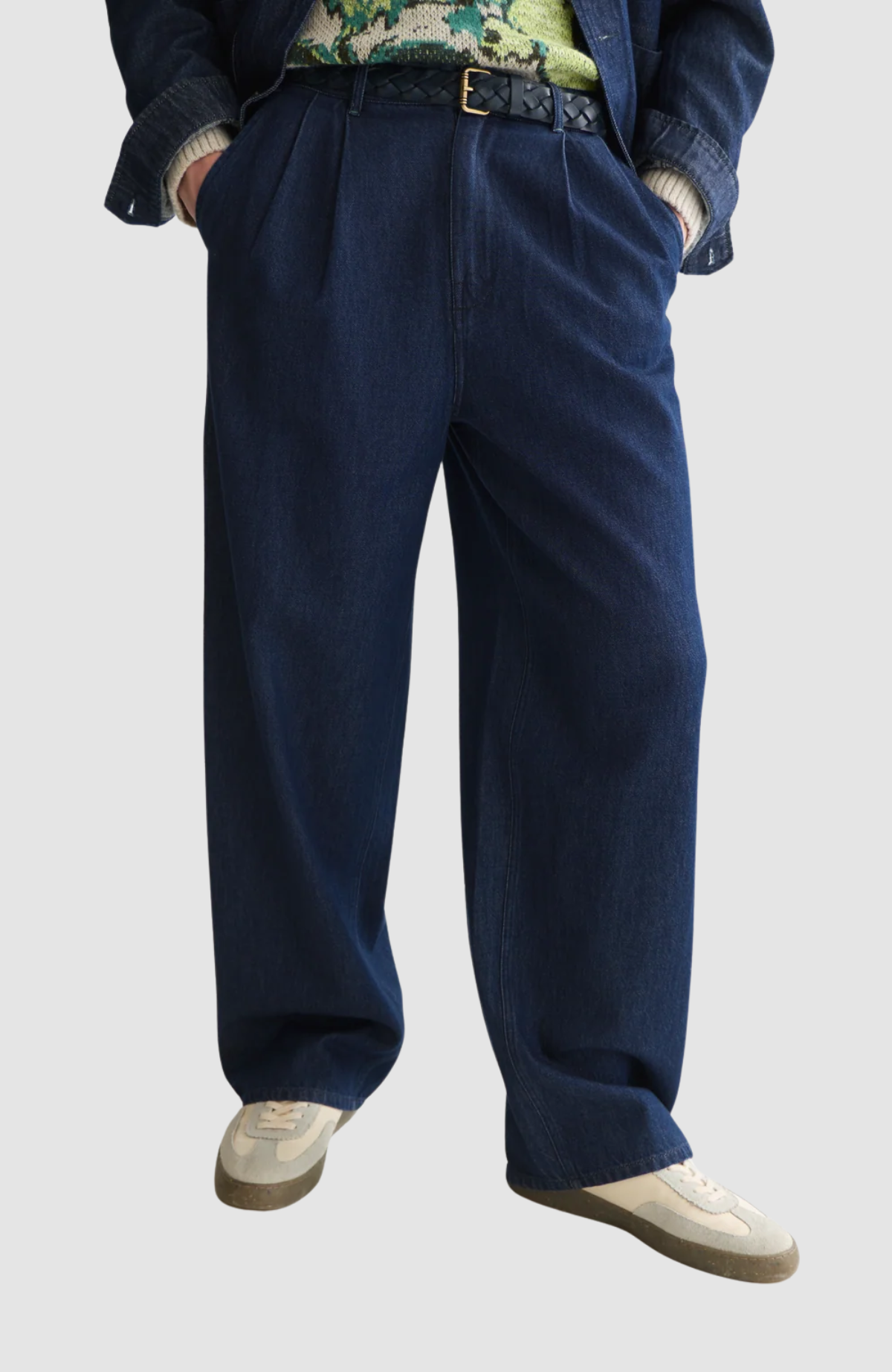 Loose-fit chino jeans